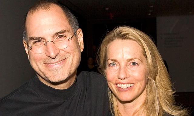 Steve Jobs y esposa