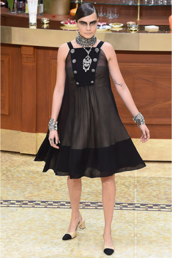 Cara-Delevigne-353x530