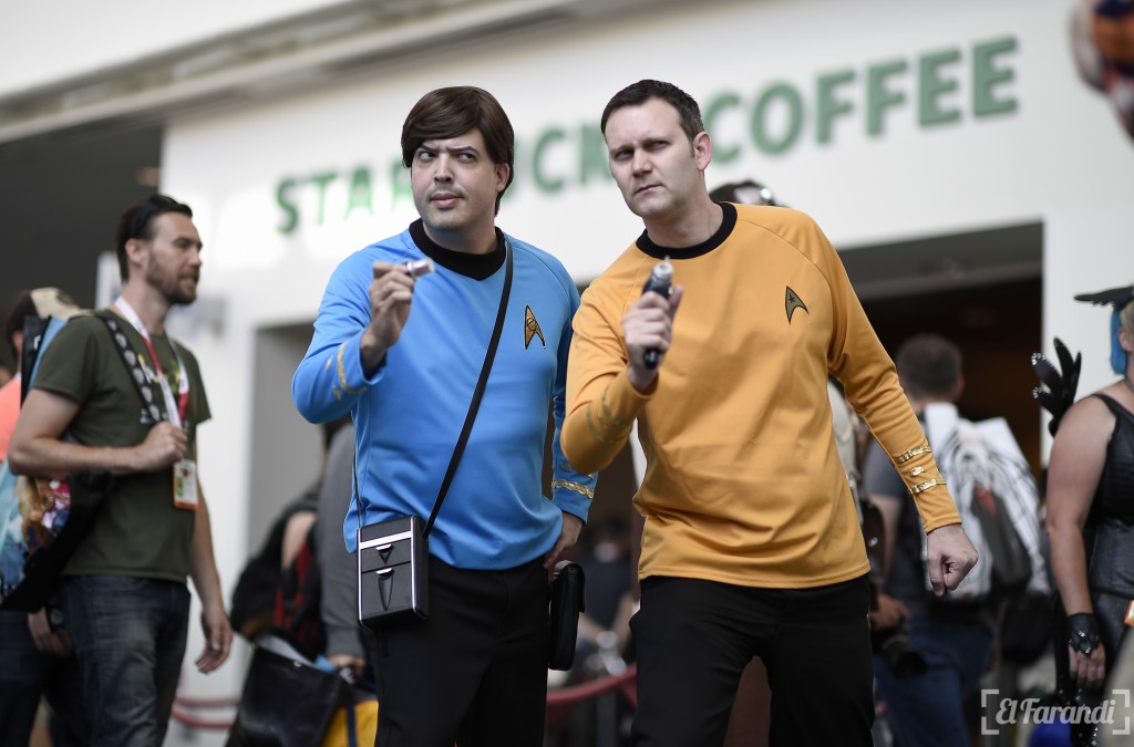 "Star Trek" fans Bob Mitsch (L) and Kevin Kittridge fire phasers in front of Starbucks outside the San Diego Convention Center at Comic Con International 2015 in San Diego on July 10, 2015. AFP PHOTO/ROBYN BECK