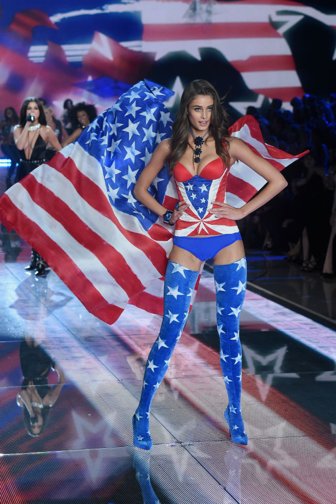 desfile_victorias_secret_2015_gigi_hadid_kendall_jenner_671326037_683x1024