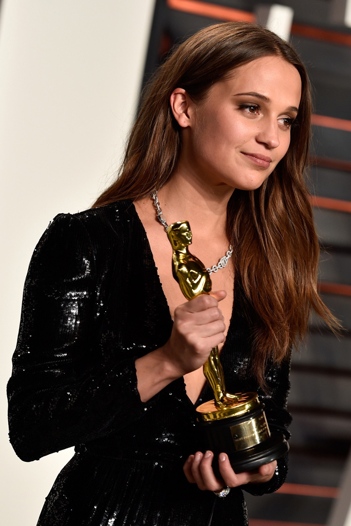 alicia_vikander_1657_683x1024