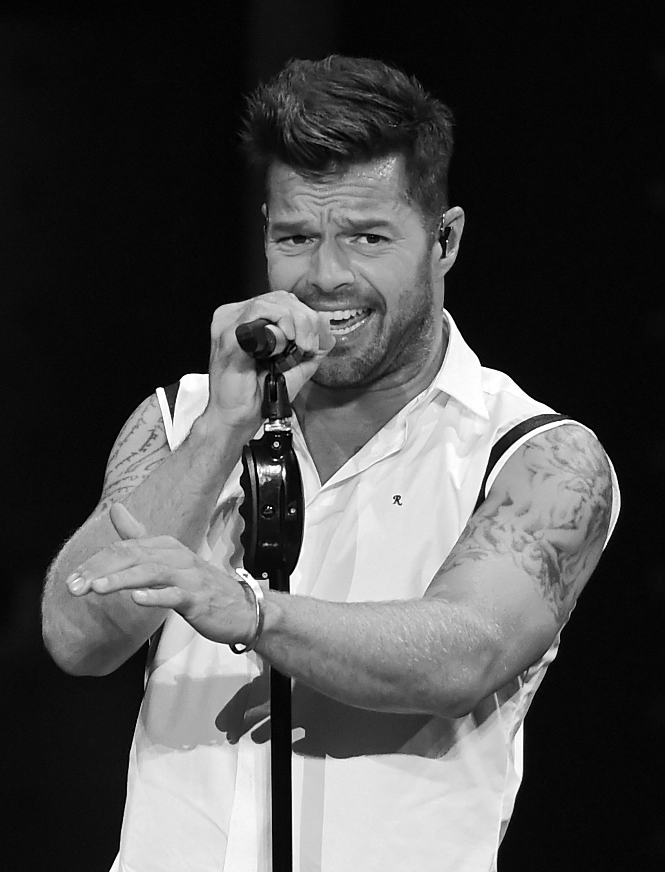 LAS VEGAS, NV - SEPTEMBER 15:  (EDITORS NOTE: Image was processed using digital filters) Recording artist Ricky Martin performs as he kicks off his One World Tour in support of the album "A Quien Quiera Escuchar" at Axis at Planet Hollywood Resort & Casino on September 15, 2015 in Las Vegas, Nevada.  (Photo by Ethan Miller/Getty Images)