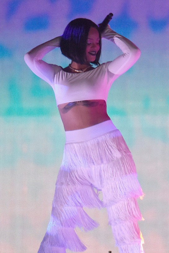rihanna_8379_544x
