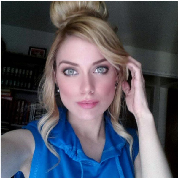 Alejandra Villanueva (22)