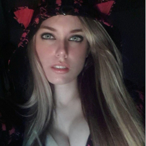 Alejandra Villanueva (28)