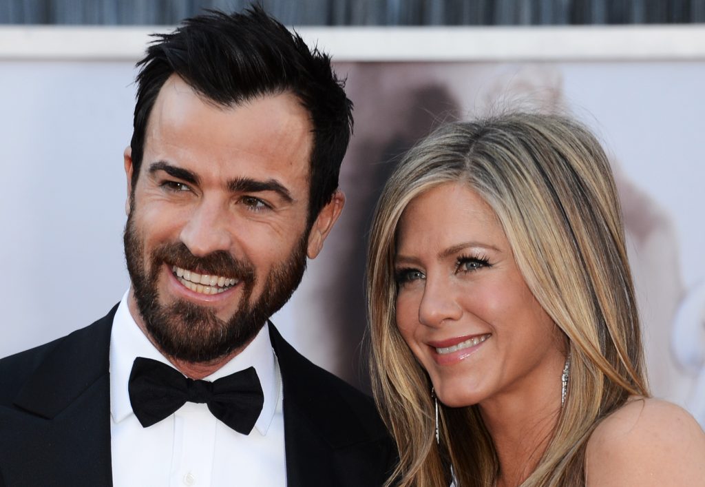 HOLLYWOOD, CA - FEBRUARY 24:  Actors Justin Theroux and Jennifer Aniston arrive at the Oscars at Hollywood & Highland Center on February 24, 2013 in Hollywood, California.  (Photo by Jason Merritt/Getty Images)