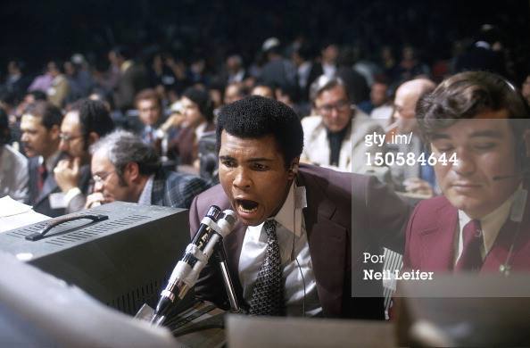 Muhammad Ali disfrutando la pelea de
