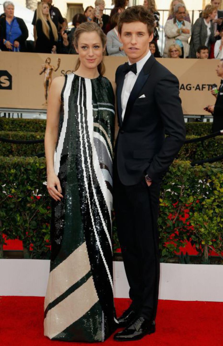 eddie-redmayne-junto-a-su-esposa