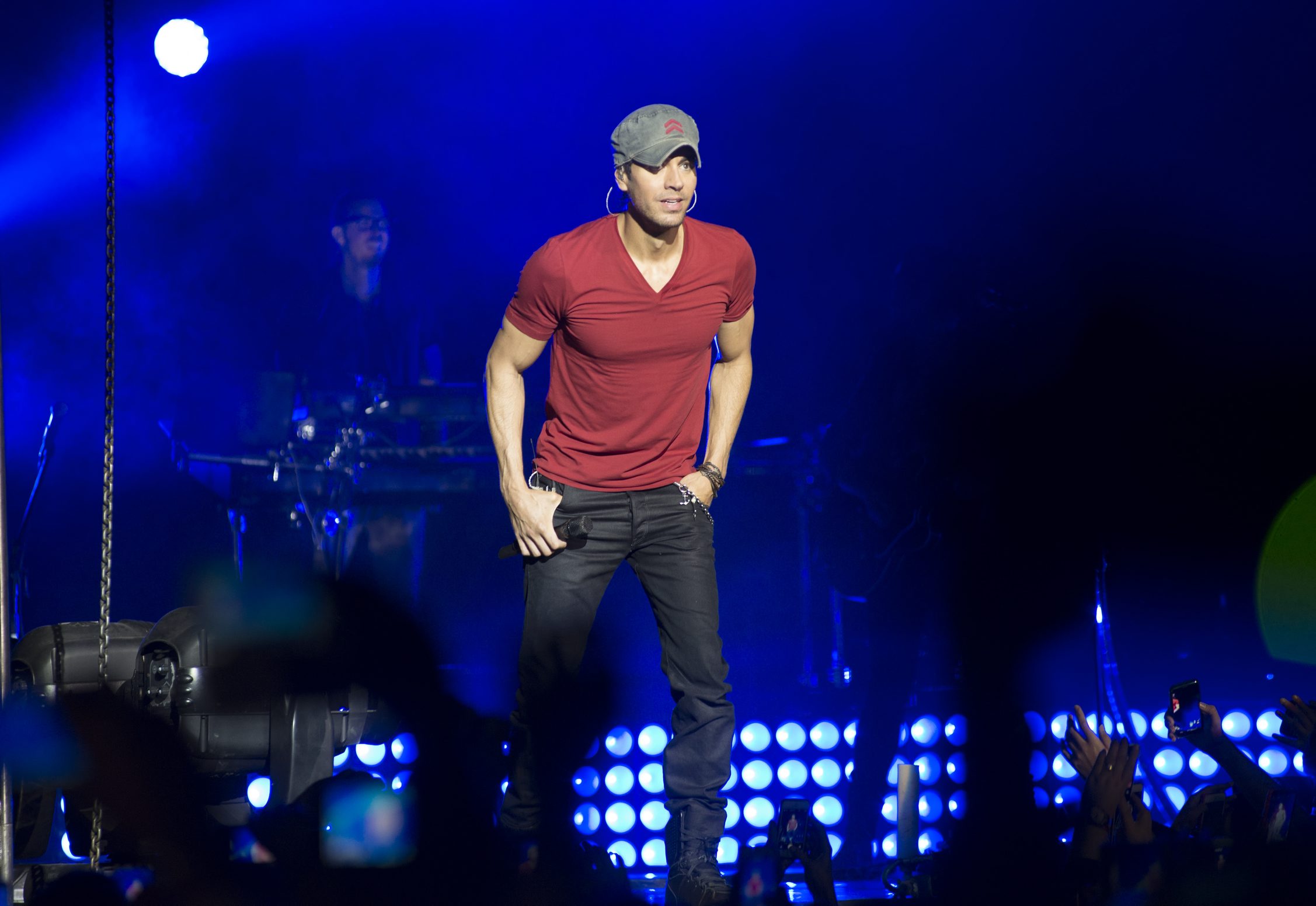 50524007. Morelia.- Con un lleno total el cantante español Enrique Iglesias pisó tierras michoacanas con su “Sex and Love Tour” en la Monumental Plaza de Toros. NOTIMEX/FOTO/GUSTAVO SALAS/FRE/ACE