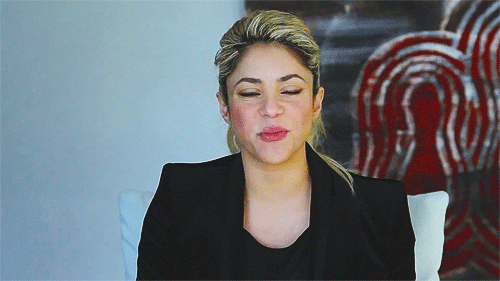 giphy_shakira