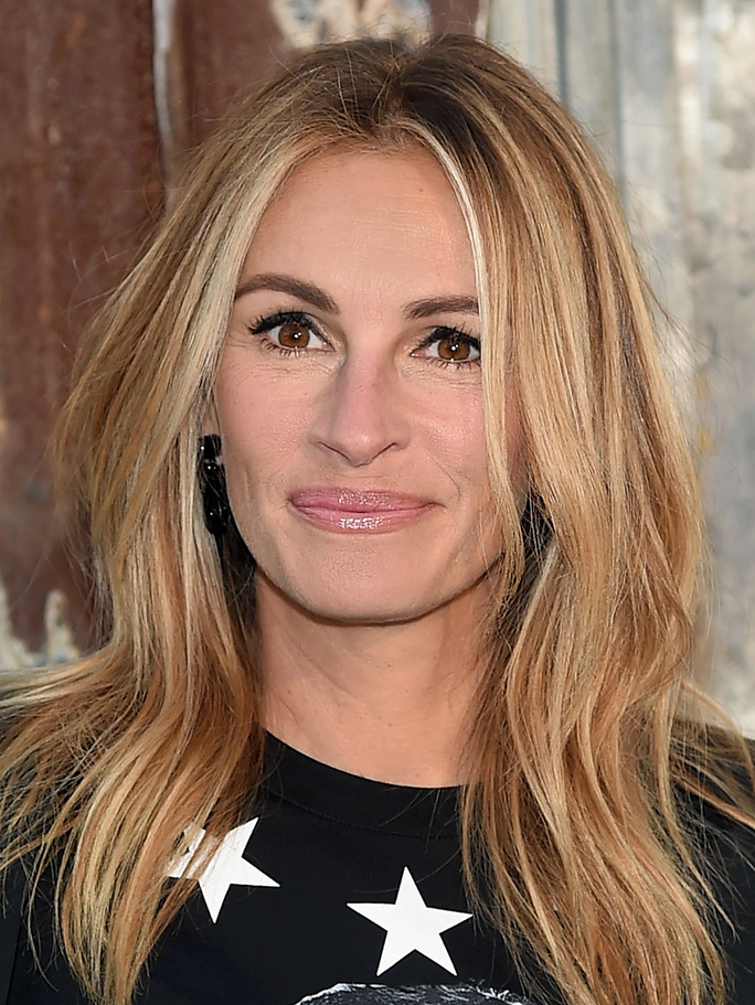 NEW YORK, NY - SEPTEMBER 11: Actress Julia Roberts attends the Givenchy fashion show during Spring 2016 New York Fashion Week at Pier 26 at Hudson River Park on September 11, 2015 in New York City. (Photo by Michael Loccisano/Getty Images)