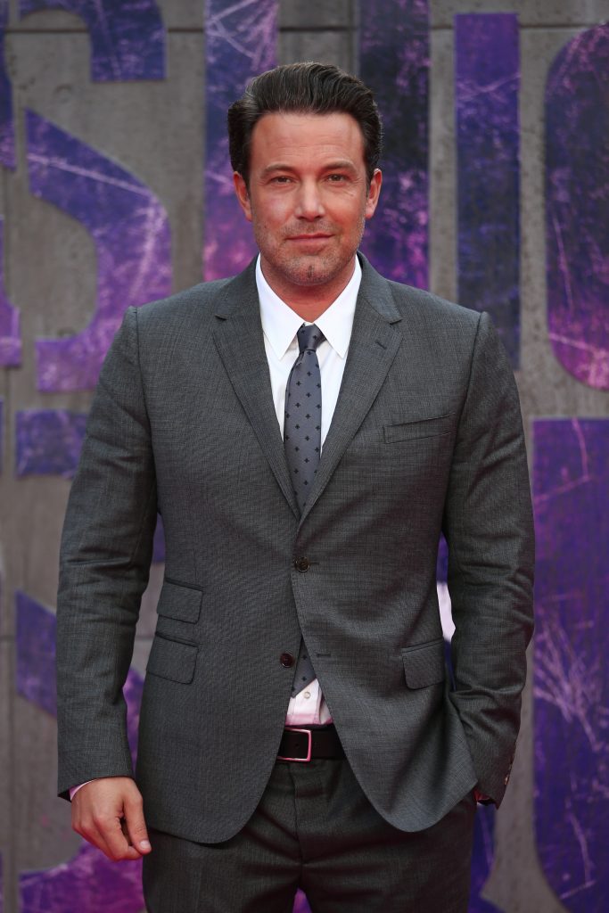 US actor and filmmaker Ben Affleck poses as he arrives to attend the European premiere of the film Suicide Squad in central London on August 3, 2016. / AFP PHOTO / JUSTIN TALLIS