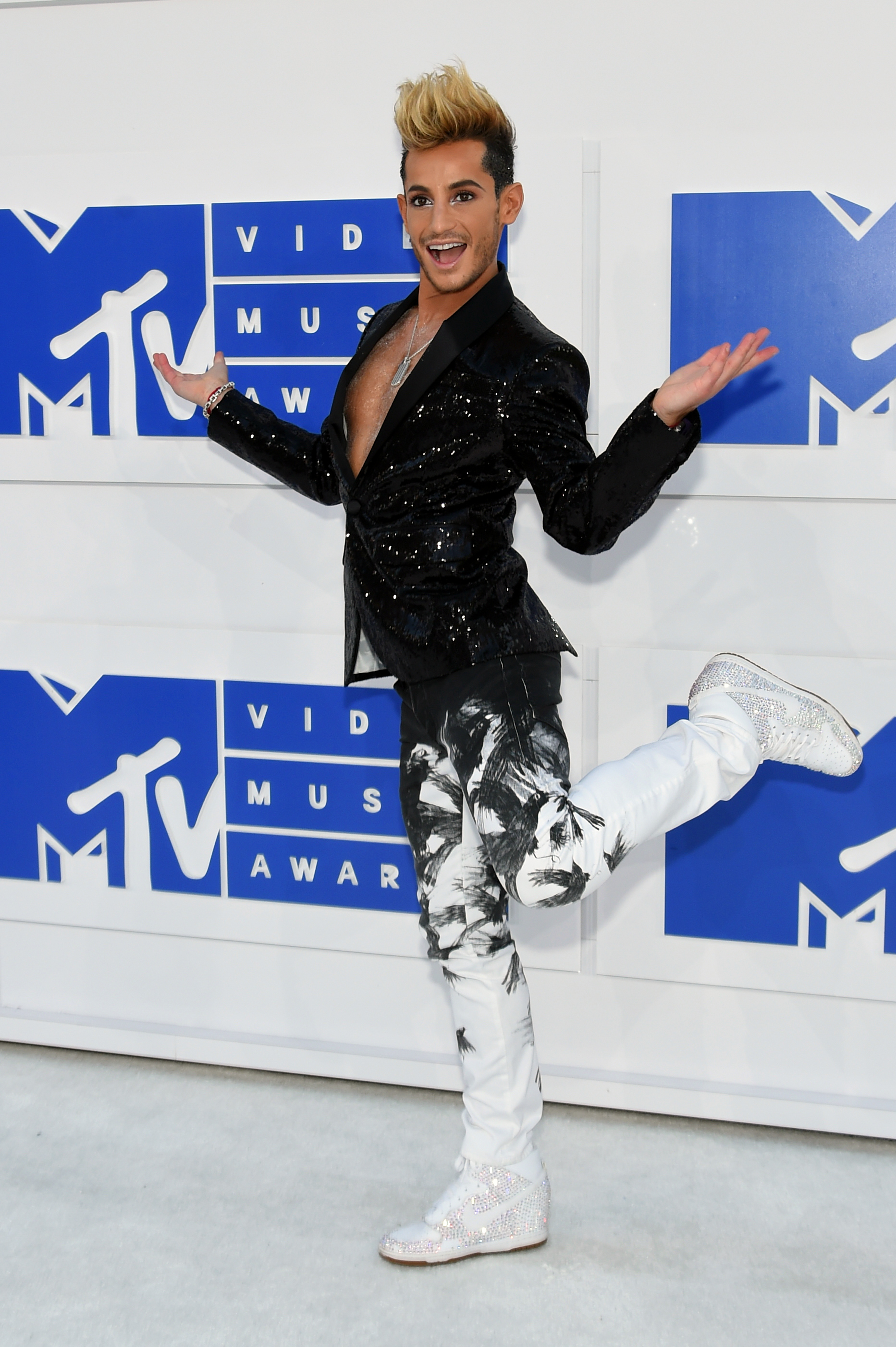 NEW YORK, NY - AUGUST 28: Frankie Grande attends the 2016 MTV Video Music Awards at Madison Square Garden on August 28, 2016 in New York City. Jamie McCarthy/Getty Images/AFP