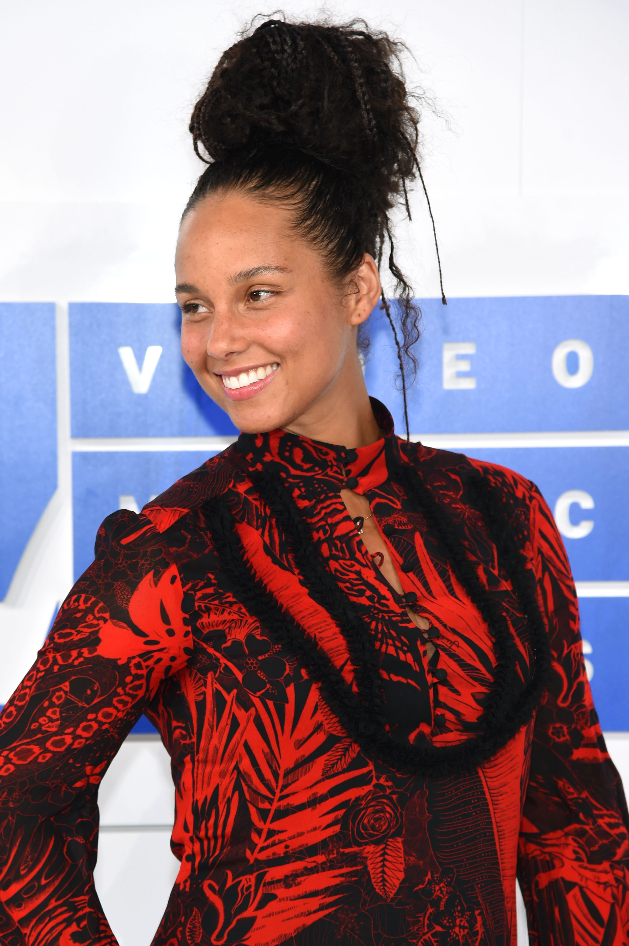 NEW YORK, NY - AUGUST 28: Alicia Keys attends the 2016 MTV Video Music Awards at Madison Square Garden on August 28, 2016 in New York City. Jamie McCarthy/Getty Images/AFP