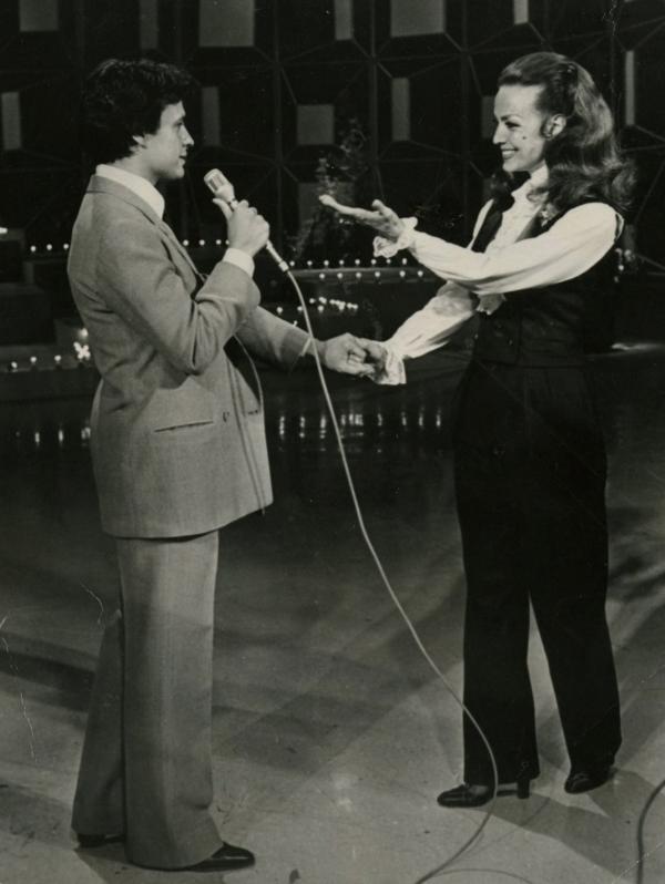 Juan Gabriel le canta a María Félix "Doña Barbara"