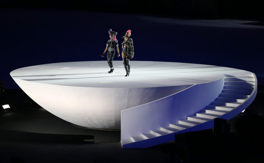 2016 Rio Olympics - Opening ceremony - Maracana - Rio de Janeiro, Brazil - 05/08/2016. Performers sing during the opening ceremony. REUTERS/Issei Kato FOR EDITORIAL USE ONLY. NOT FOR SALE FOR MARKETING OR ADVERTISING CAMPAIGNS.