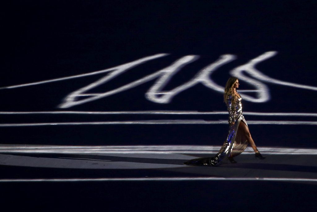 2016 Rio Olympics - Opening Ceremony - Maracana - Rio de Janeiro, Brazil - 05/08/2016. Model Gisele Bundchen takes part in the opening ceremony. REUTERS/David Gray FOR EDITORIAL USE ONLY. NOT FOR SALE FOR MARKETING OR ADVERTISING CAMPAIGNS.
