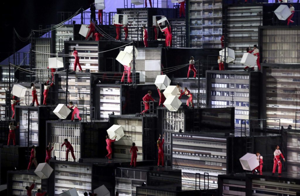2016 Rio Olympics - Opening ceremony - Maracana - Rio de Janeiro, Brazil - 05/08/2016. Performers take part in the opening ceremony. REUTERS/Ivan Alvarado FOR EDITORIAL USE ONLY. NOT FOR SALE FOR MARKETING OR ADVERTISING CAMPAIGNS