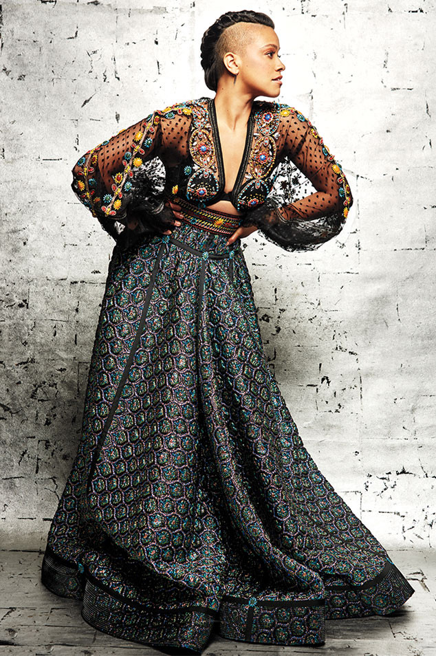 rs_634x954-160824100400-634.gina-rodriguez.cm.82416
