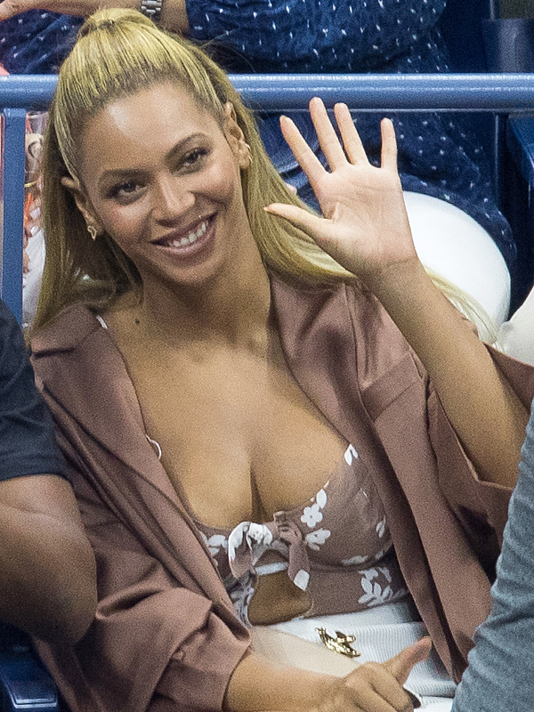 Jay Z and Beyonce attend the 2016 US Open at USTA Billie Jean King National Tennis Center in Queens, New York, USA, Pictured: Jay Z and Beyonce Ref: SPL1344877 020916 Picture by: Splash News Splash News and Pictures Los Angeles:310-821-2666 New York:212-619-2666 London:870-934-2666 photodesk@splashnews.com 