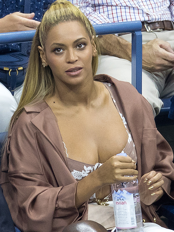 Jay Z and Beyonce attend the 2016 US Open at USTA Billie Jean King National Tennis Center in Queens, New York, USA, Pictured: Jay Z and Beyonce Ref: SPL1344877 020916 Picture by: Splash News Splash News and Pictures Los Angeles:310-821-2666 New York:212-619-2666 London:870-934-2666 photodesk@splashnews.com 