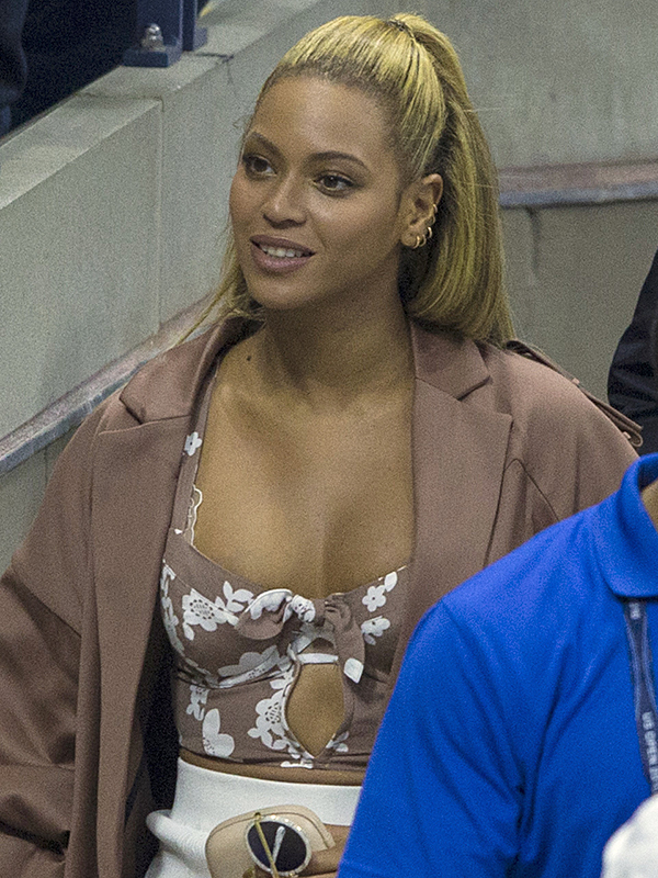 Jay Z and Beyonc�ttend the evening session of the US Open US day 4 in support of Serena Williams as she played against Vania King, in Flushing, NY on September 1st, 2016. The couple sat with Serena Williams family and friends in her private box. The match was played on Arthur Ashe Stadium at the The USTA Billie Jean King National Tennis Center in the borough of Queens, New York. Pictured: Jay Z, Beyonc�B>Ref: SPL1329087 020916 Picture by: Anthony J. Causi / Splash News Splash News and Pictures Los Angeles:310-821-2666 New York:212-619-2666 London:870-934-2666 photodesk@splashnews.com 