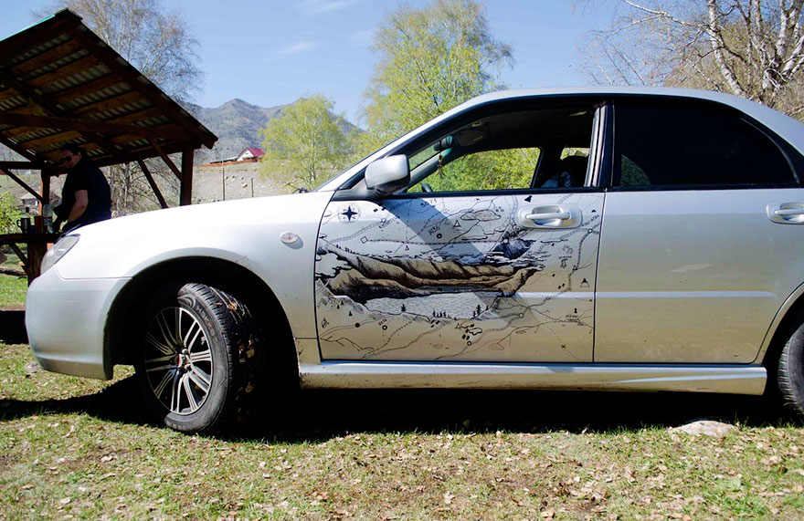 arreglo-creativo-abolladura-coche-rusia-5