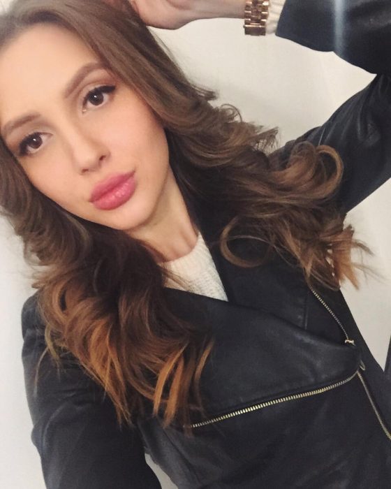 12599287_209094339465271_1474931857_n-560x700