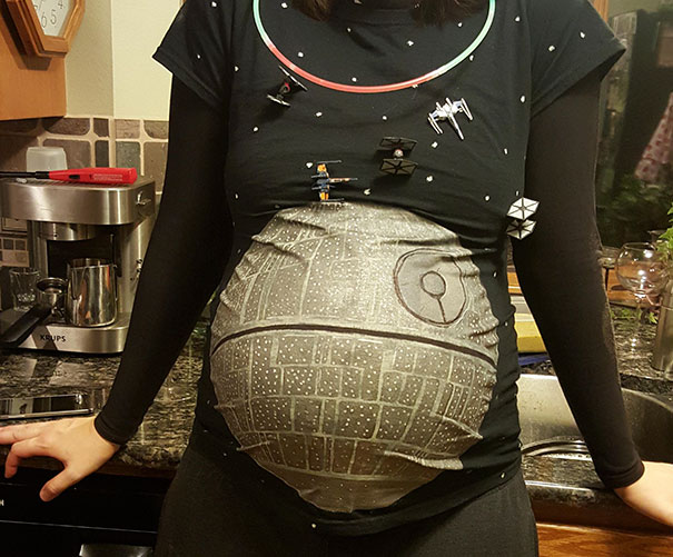 pregnancy-halloween-costume-ideas-35-57ff88568ee5e__605