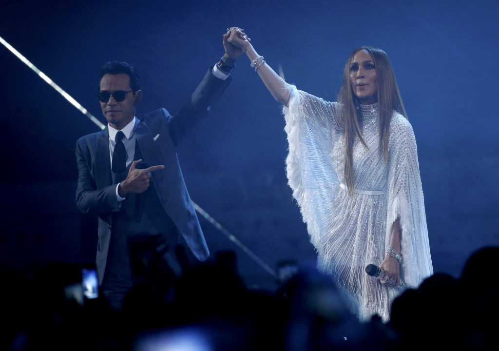 Jennifer Lopez performs "Olvidame Y Pega La Vuelta" with Marc Anthony at the 17th Annual Latin Grammy Awards in Las Vegas, Nevada, U.S., November 17, 2016. REUTERS/Mario Anzuoni