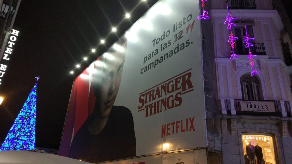 Netflix también utilizó a la serie Stranger Things para desear una feliz navidad..